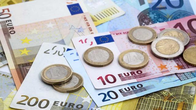سعر اليورو الأوروبي في السوق المصري اليوم الجمعة 29 أبريل 2022