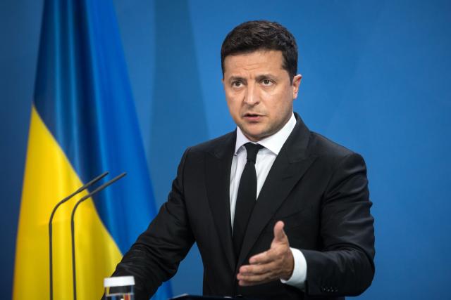 رئيس أوكرانيا يدعو محمد بن زايد للمشاركة في إعادة إعمار بلاده
