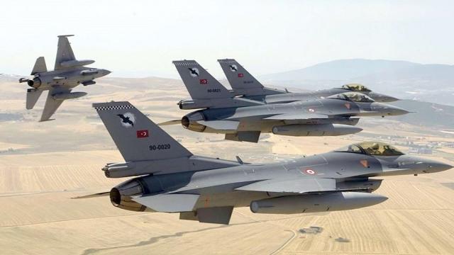 طائرتان تركيتان تخترقان المجال الجوي اليوناني