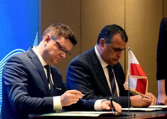 تعاون مشترك بين مصر وبولندا في تصنيع أطقم التحويل للعمل بالغاز الطبيعي للمركبات