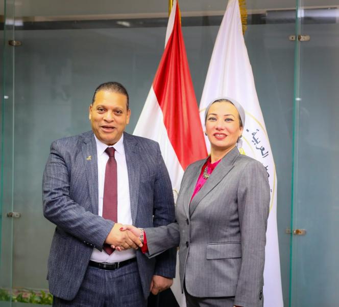 السفير أحمد الفضالي ووزيرة البيئة ياسمين فؤاد