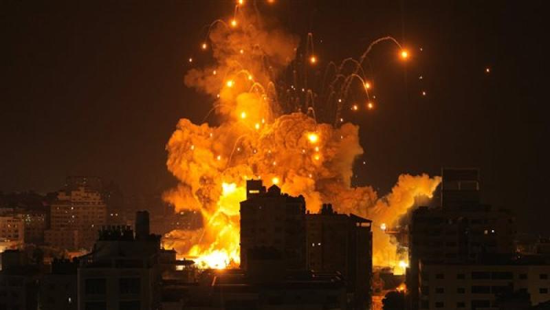 أنباء عن قصف الاحتلال الإسرائيلي مدرسة أسامة بن زايد شمال قطاع غزة