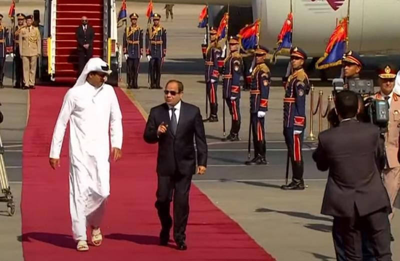 الرئيس السيسي وأمير قطر يتفقان على تعزيز العلاقات الثنائية بين البلدين