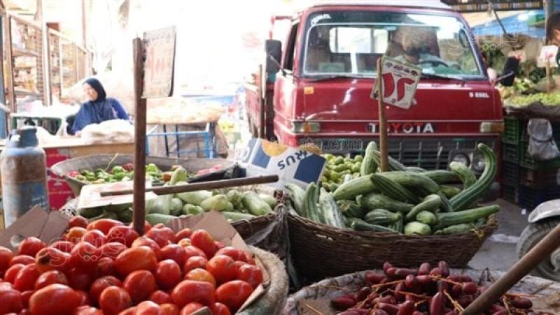 أسعار الخضراوات اليوم، انخفاض ملحوظ في سعر الطماطم بسوق العبور