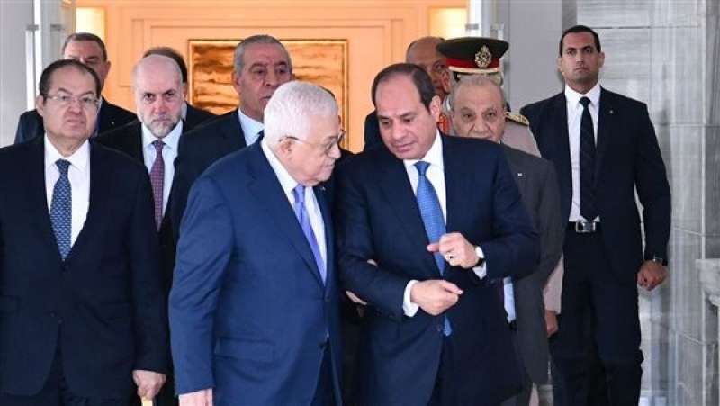 محمود عباس يهنئ السيسي ويجدد شكره على دعم مصر المستمر للقضية الفلسطينية
